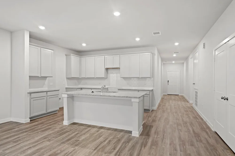 1600 Elm Court Angleton, TX 77515