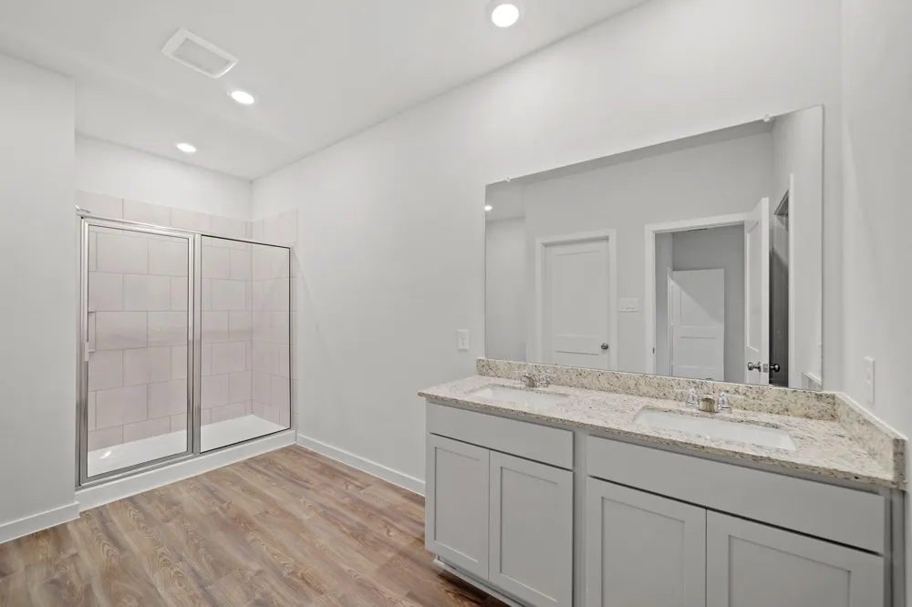 1600 Elm Court Angleton, TX 77515