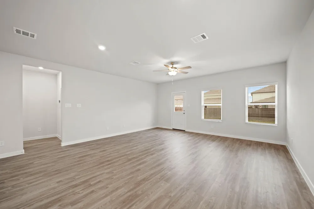 1600 Elm Court Angleton, TX 77515