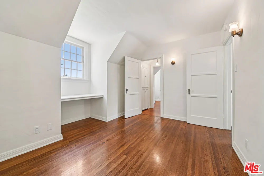 331 W Roses Road San Gabriel, CA 91775