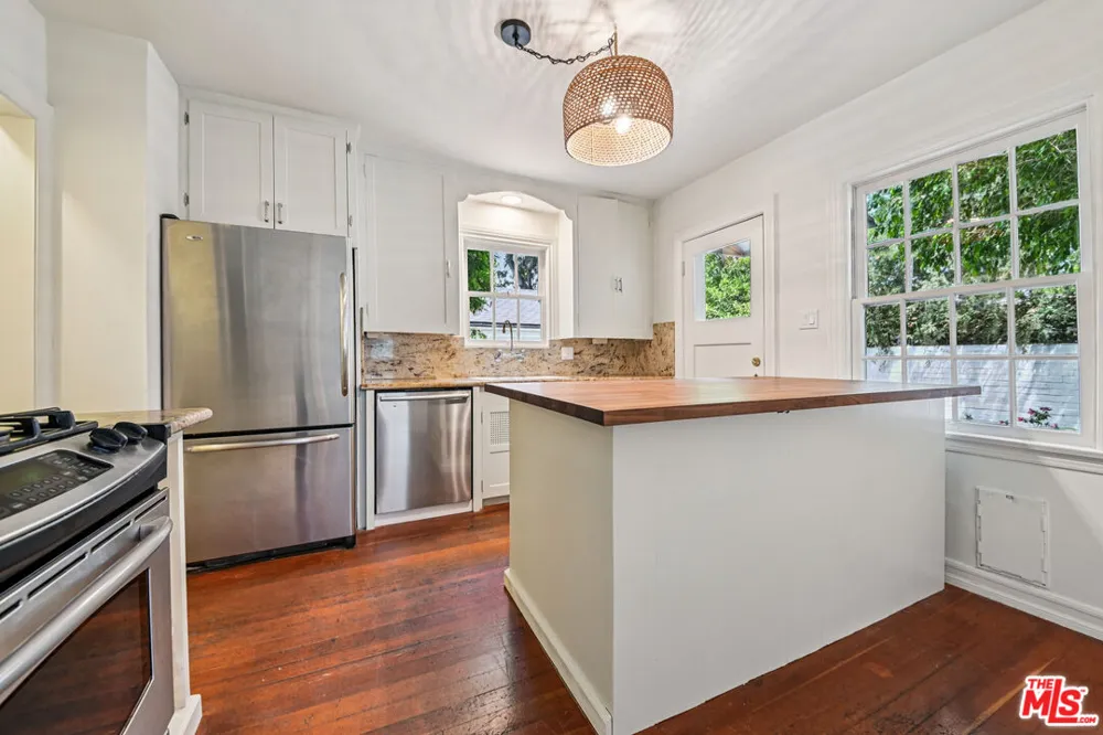 331 W Roses Road San Gabriel, CA 91775