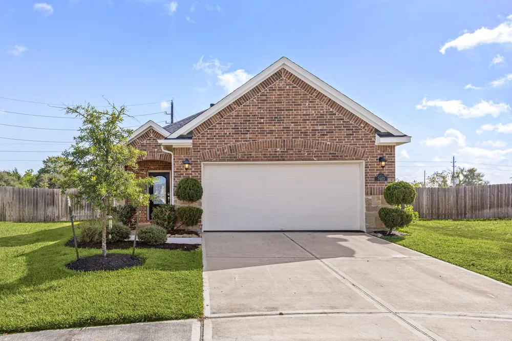 7403 French Quarter Court Fulshear, TX 77441