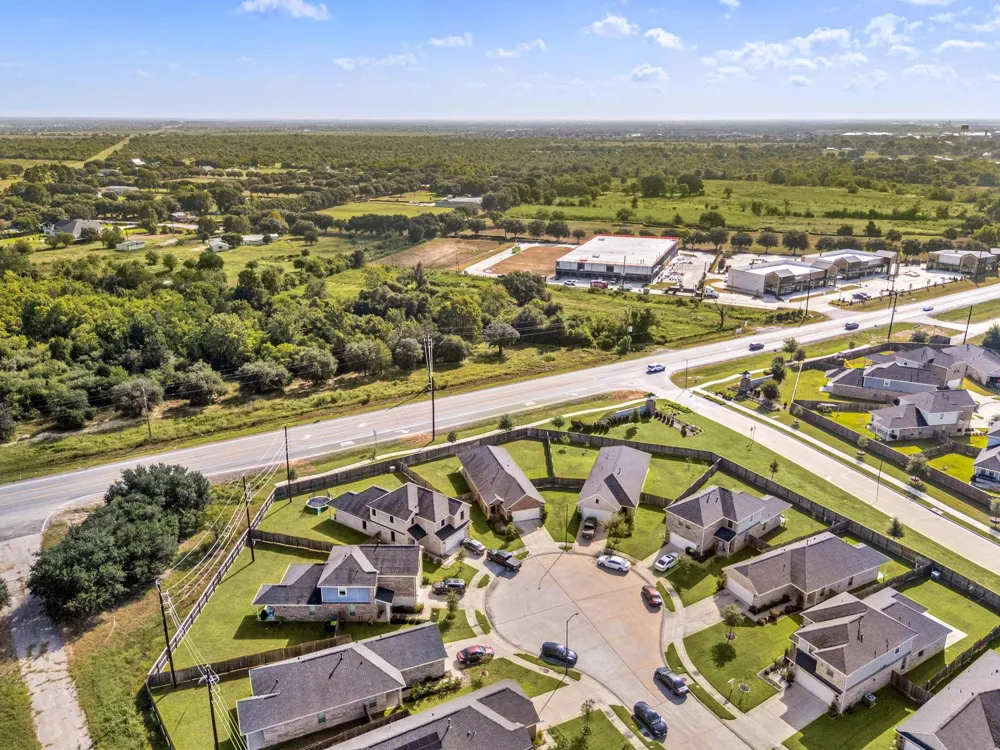 7403 French Quarter Court Fulshear, TX 77441