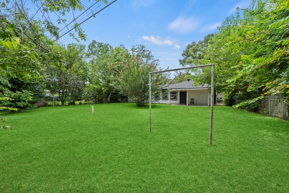 4618 Ella Boulevard Houston, TX 77018