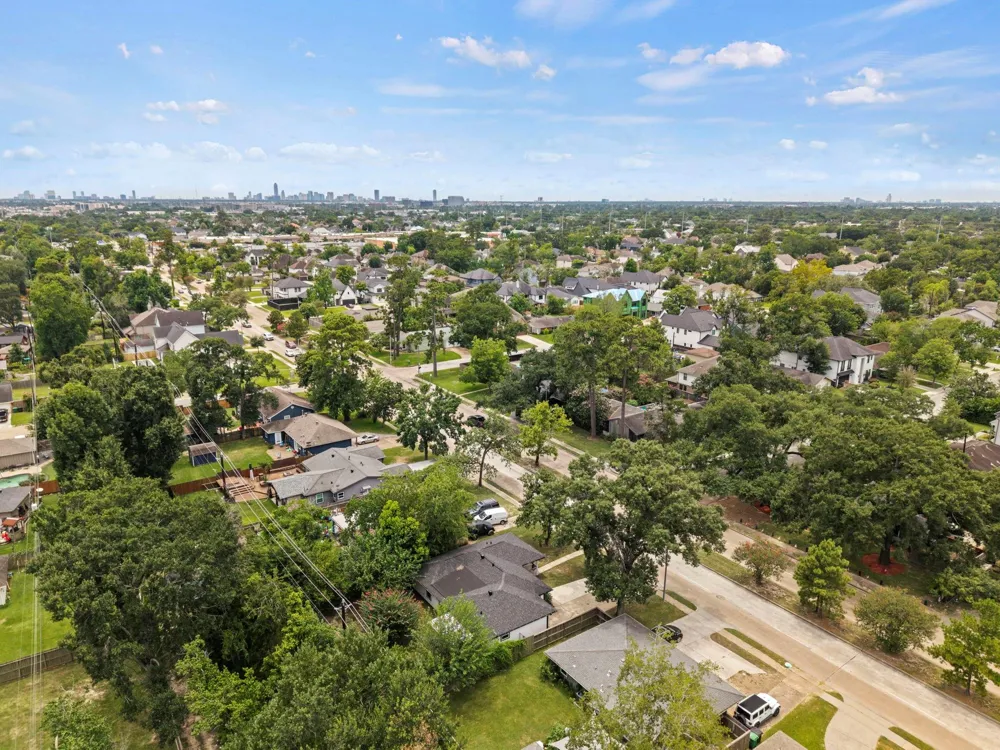 4618 Ella Boulevard Houston, TX 77018