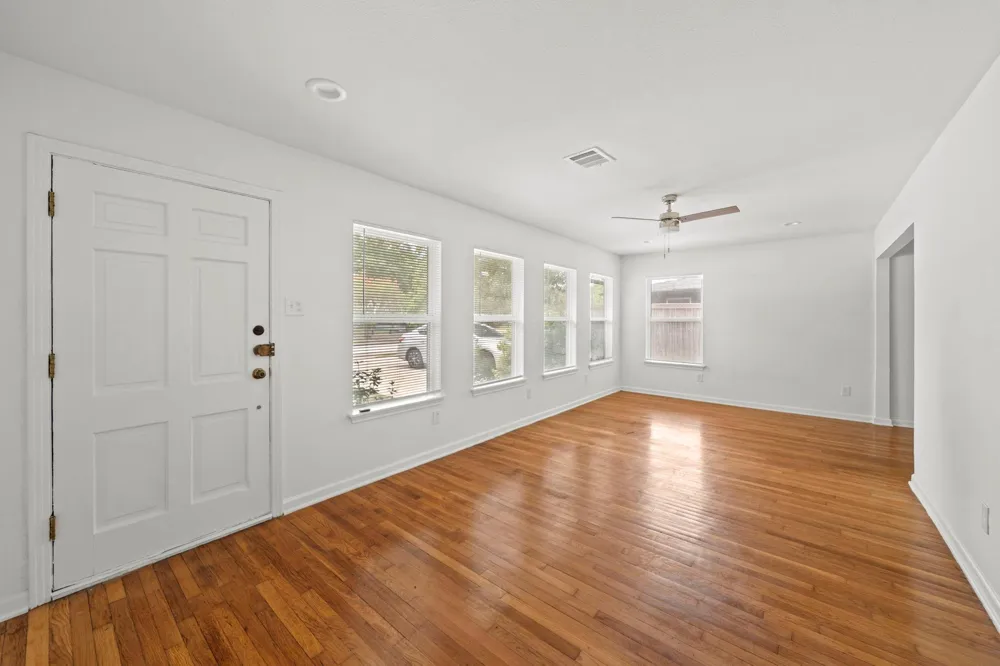 4618 Ella Boulevard Houston, TX 77018