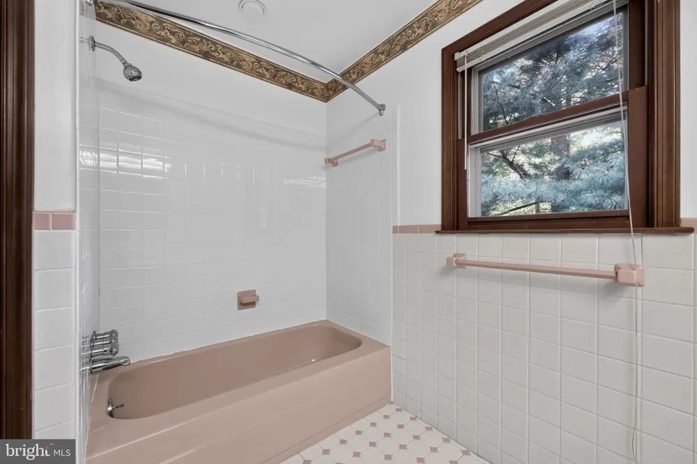 120 DAM VIEW ROAD Media, PA 19063
