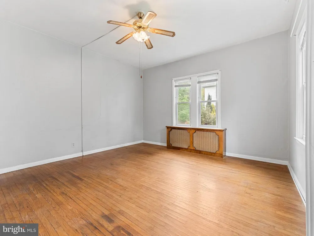 13 HADDON AVENUE Gibbsboro, NJ 08026