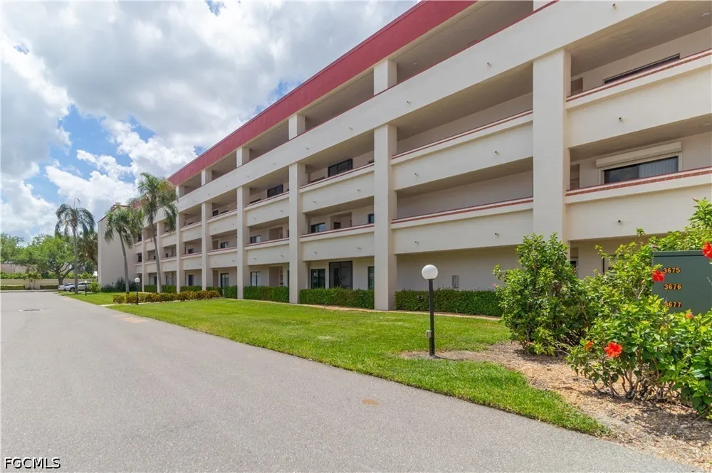Pebble Beach Drive #208 Fort Myers, FL 33907