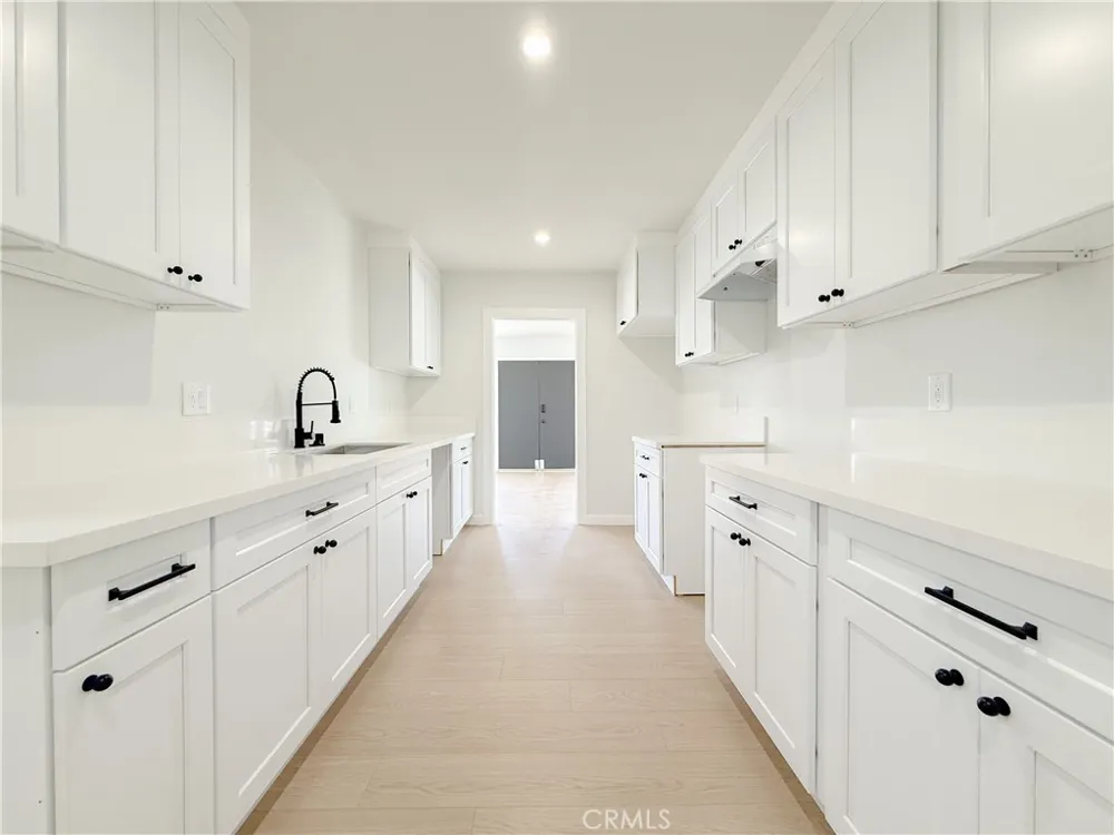 900 Evers Avenue Compton, CA 90220