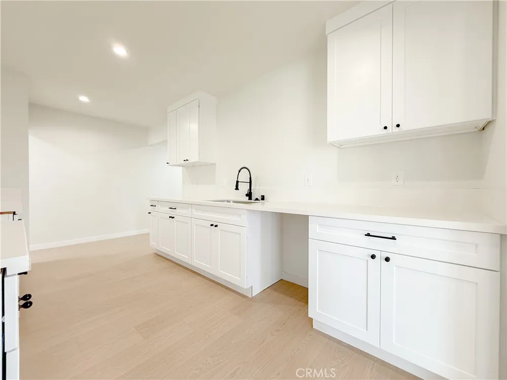900 Evers Avenue Compton, CA 90220