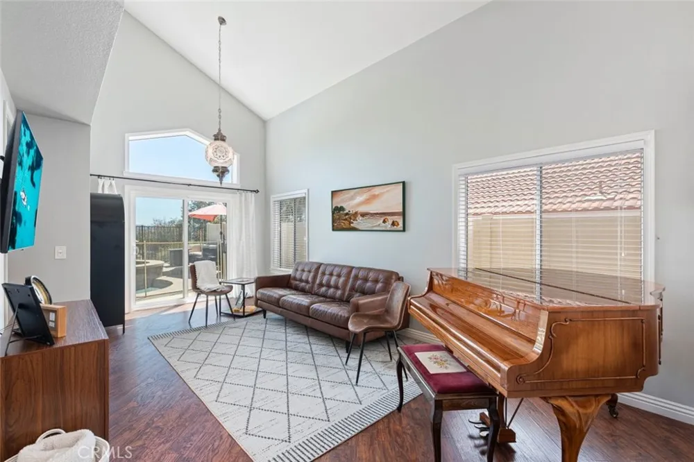 24111 Morning Dove Murrieta, CA 92562