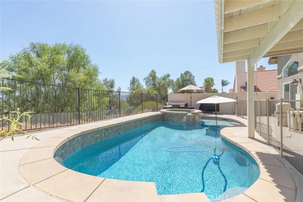 24111 Morning Dove Murrieta, CA 92562