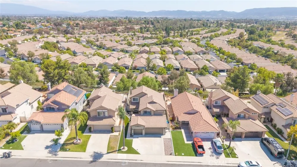 24111 Morning Dove Murrieta, CA 92562
