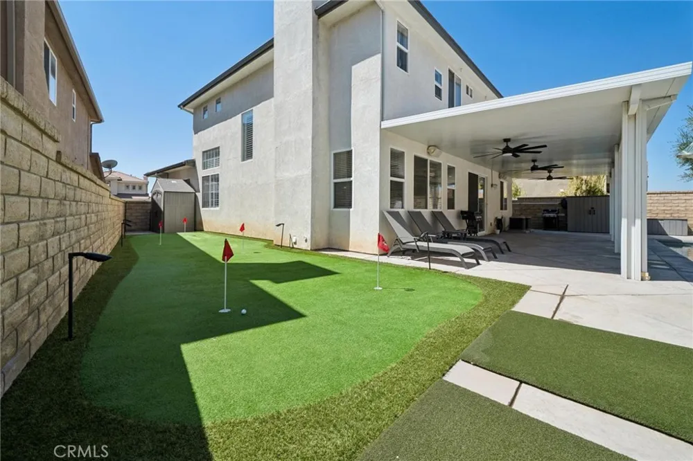 28746 High Ridge Drive Saugus, CA 91390