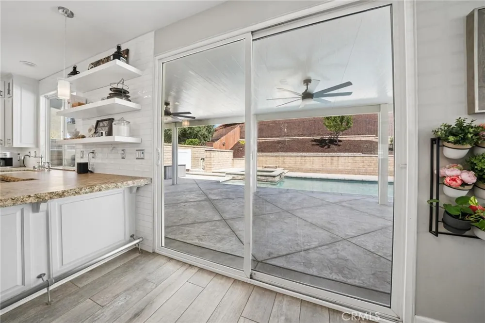 28746 High Ridge Drive Saugus, CA 91390