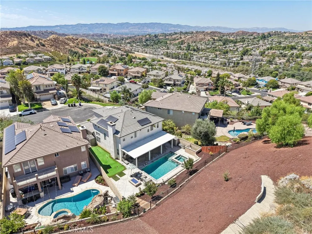 28746 High Ridge Drive Saugus, CA 91390