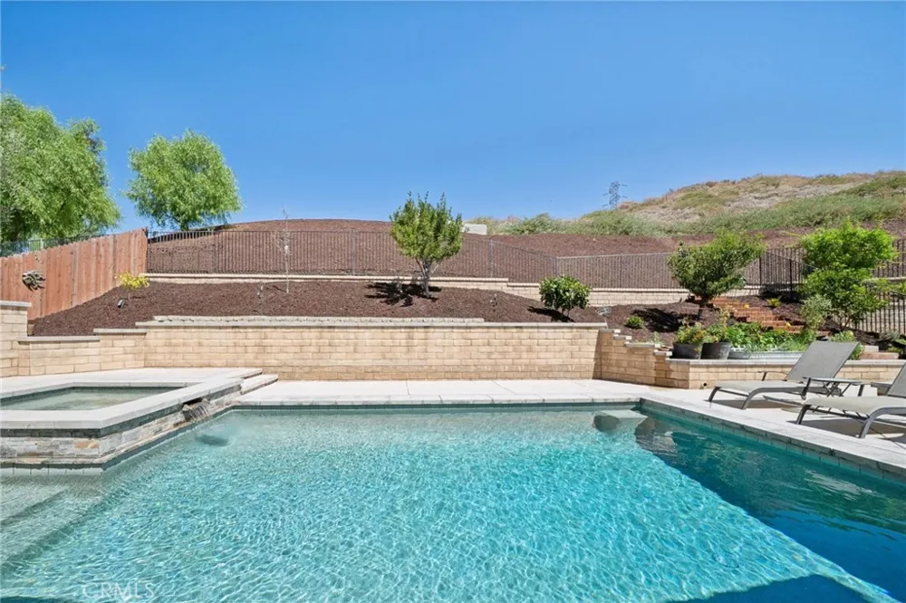 28746 High Ridge Drive Saugus, CA 91390