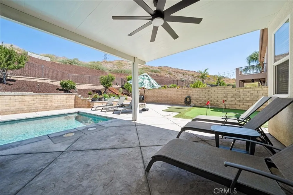 28746 High Ridge Drive Saugus, CA 91390