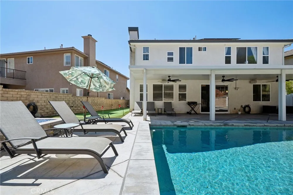 28746 High Ridge Drive Saugus, CA 91390