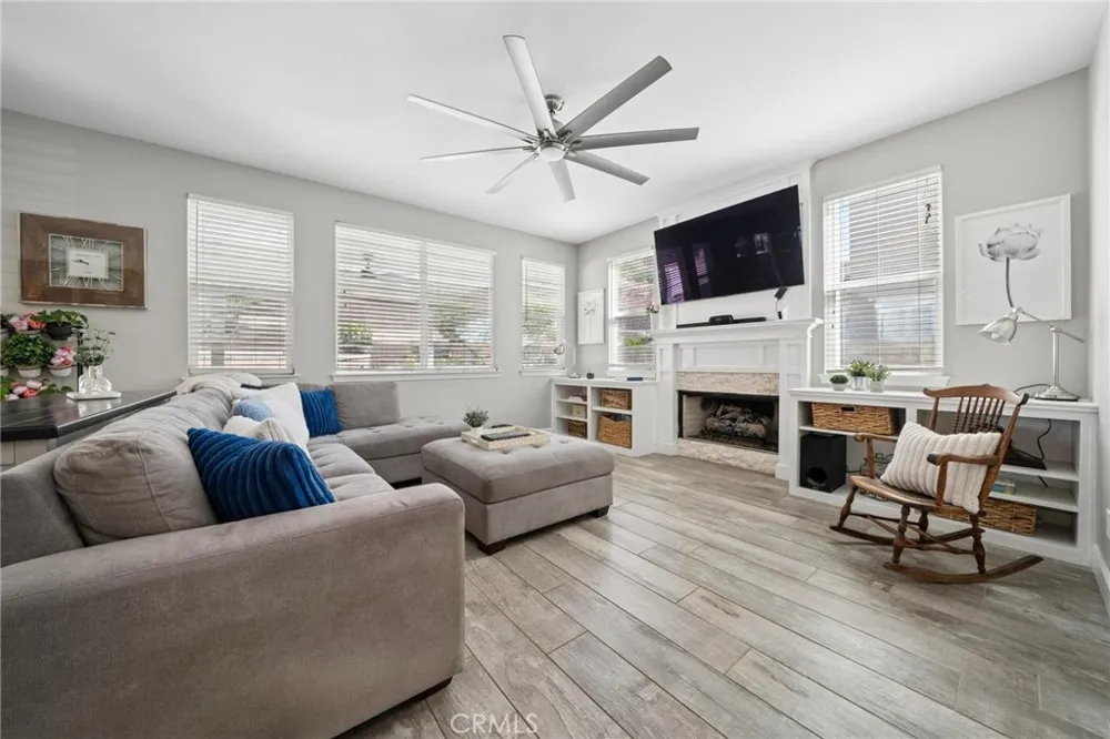 28746 High Ridge Drive Saugus, CA 91390