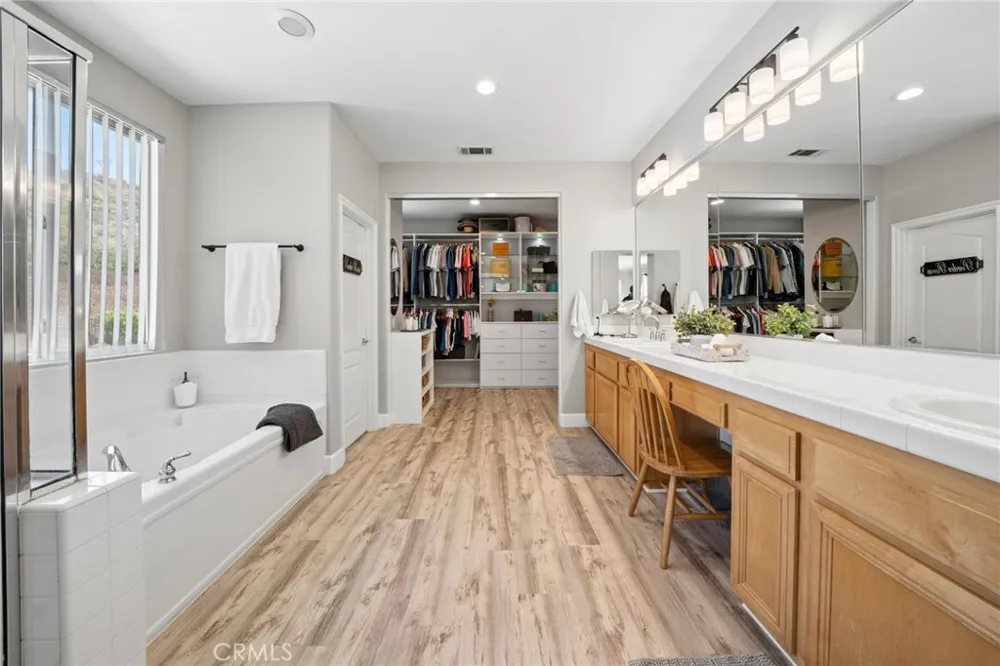 28746 High Ridge Drive Saugus, CA 91390