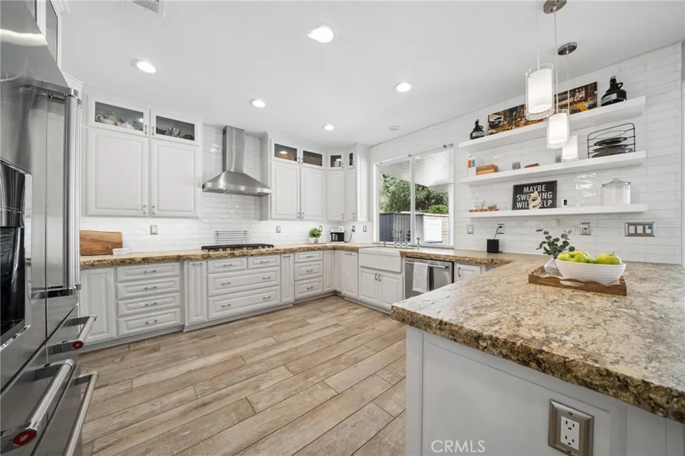 28746 High Ridge Drive Saugus, CA 91390