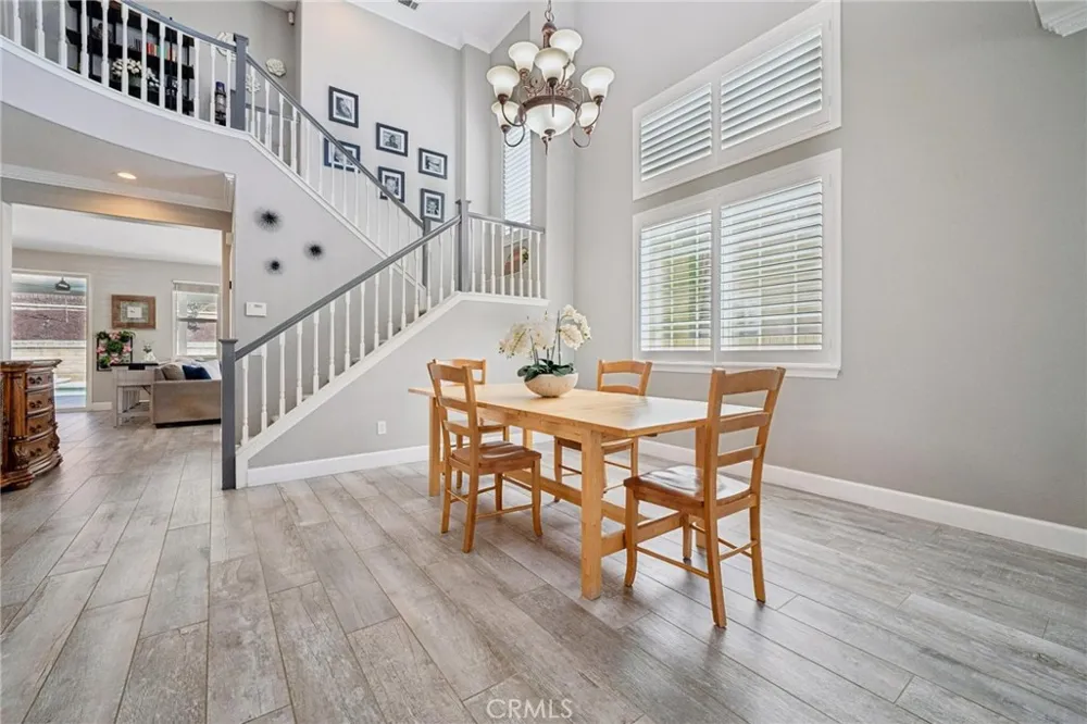 28746 High Ridge Drive Saugus, CA 91390