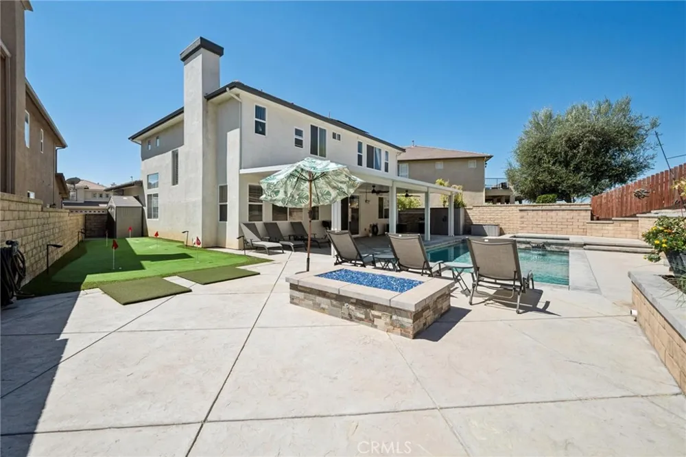 28746 High Ridge Drive Saugus, CA 91390