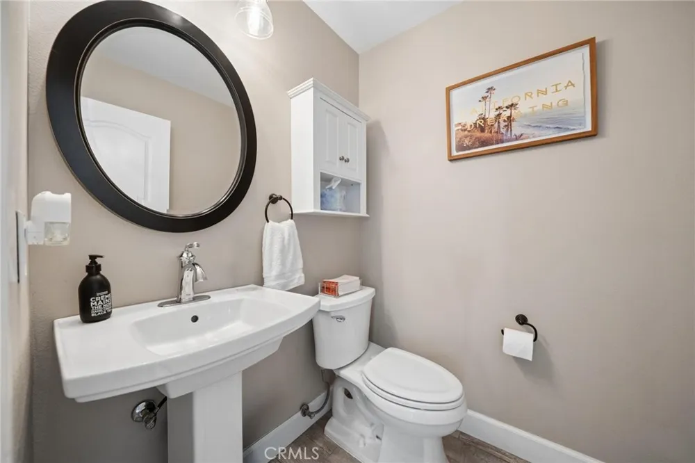 28746 High Ridge Drive Saugus, CA 91390