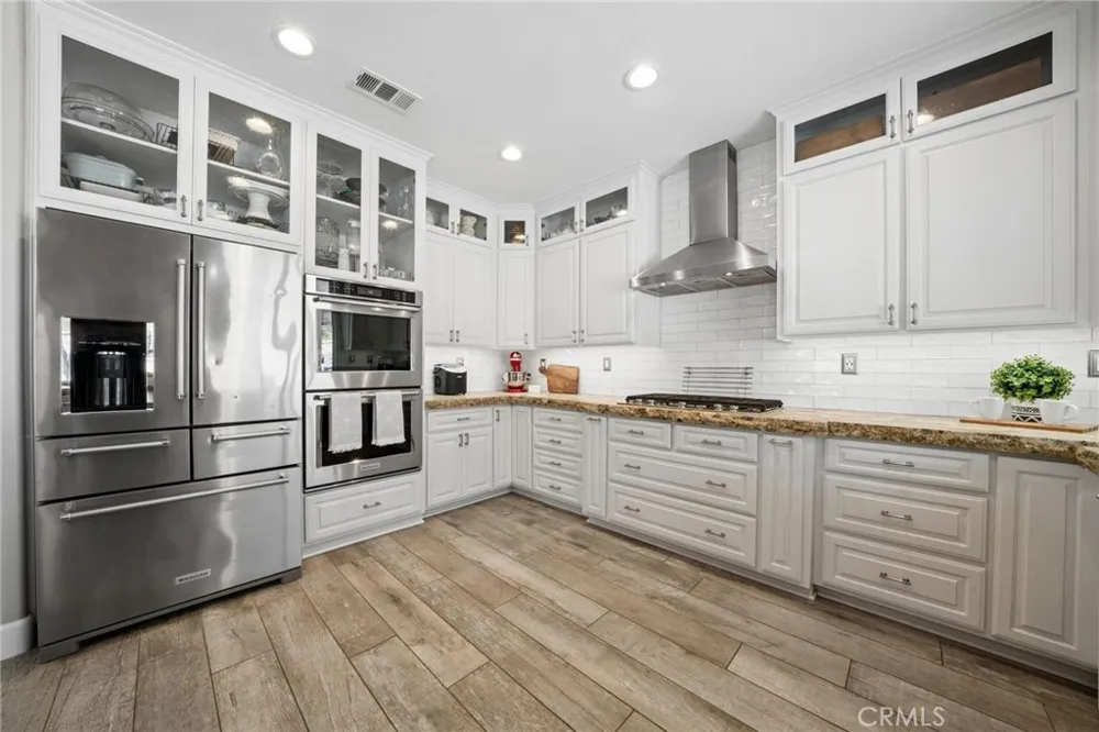 28746 High Ridge Drive Saugus, CA 91390