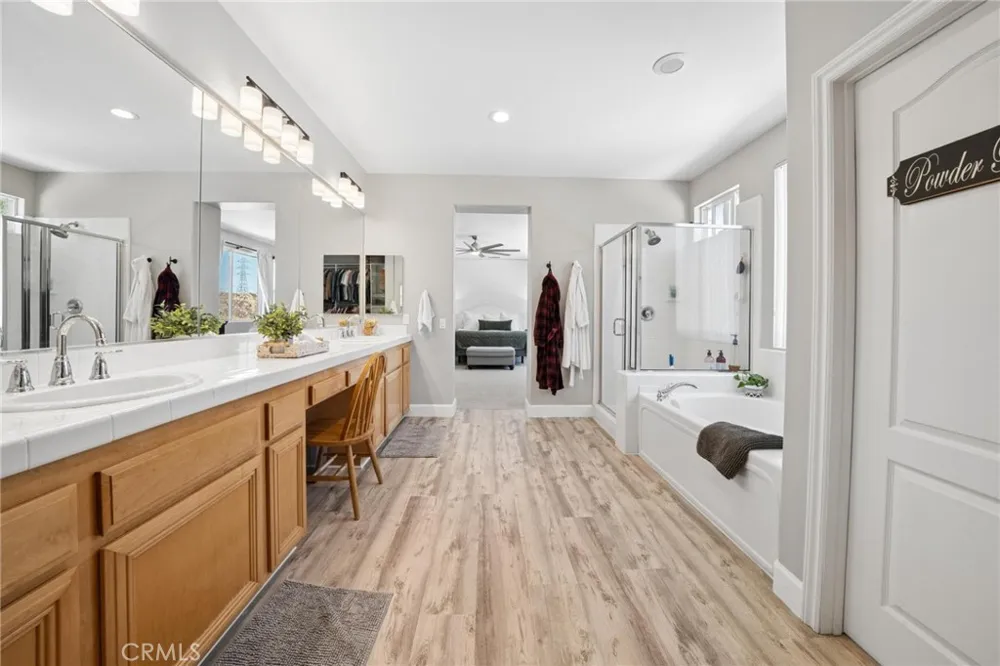 28746 High Ridge Drive Saugus, CA 91390