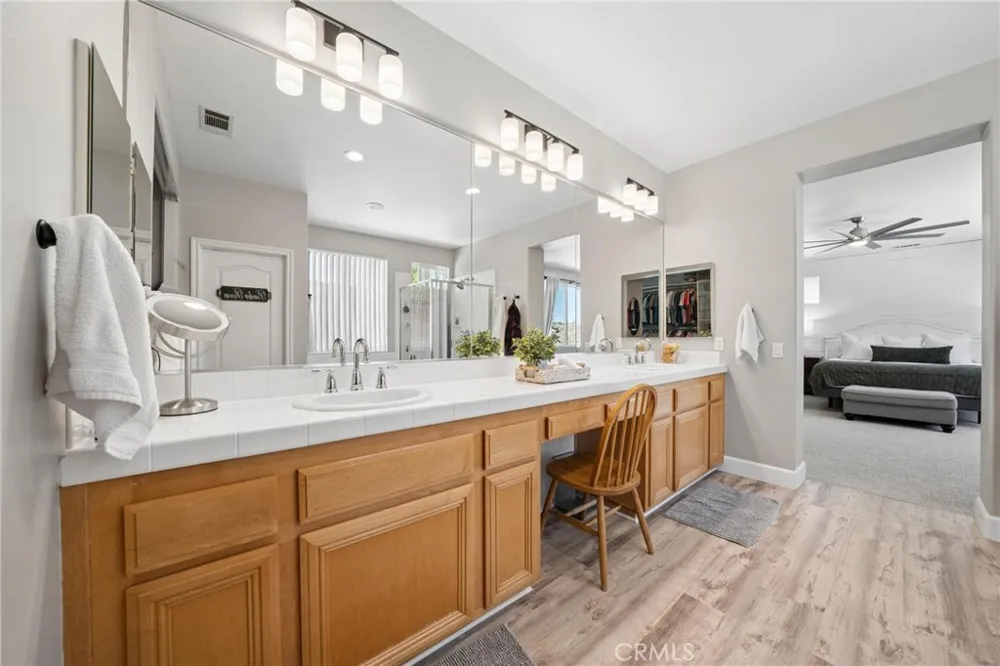 28746 High Ridge Drive Saugus, CA 91390