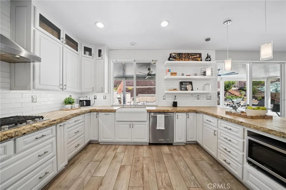 28746 High Ridge Drive Saugus, CA 91390