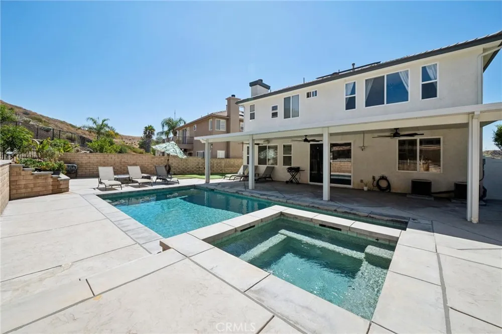 28746 High Ridge Drive Saugus, CA 91390