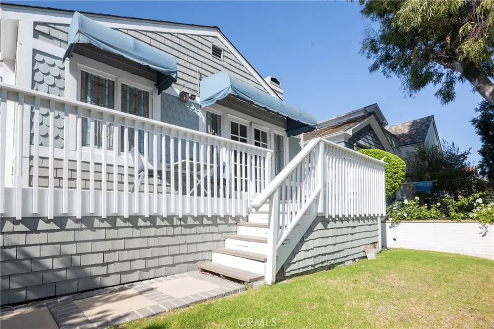 747 31st Street Manhattan Beach, CA 90266