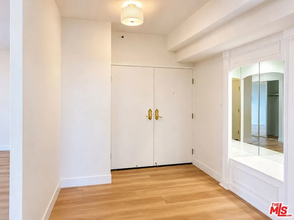 10390 WILSHIRE BOULEVARD #1702 Los Angeles, CA 90024