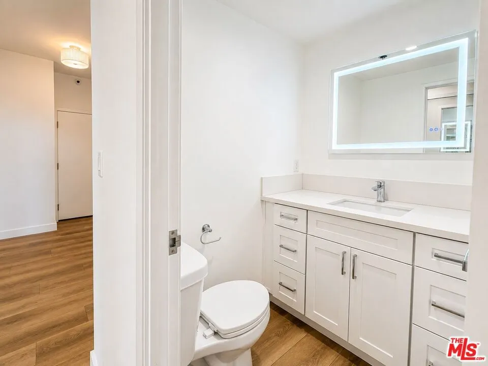 10390 WILSHIRE BOULEVARD #1702 Los Angeles, CA 90024