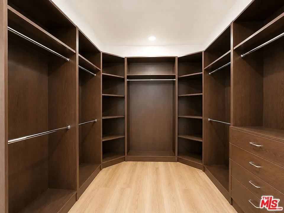 10390 WILSHIRE BOULEVARD #1702 Los Angeles, CA 90024
