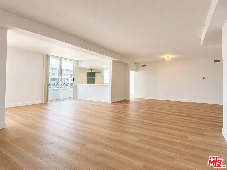10390 WILSHIRE BOULEVARD #1702 Los Angeles, CA 90024