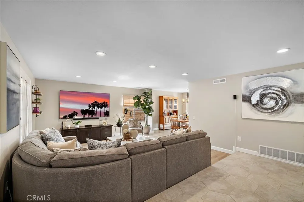 9972 Aster Circle Fountain Valley, CA 92708