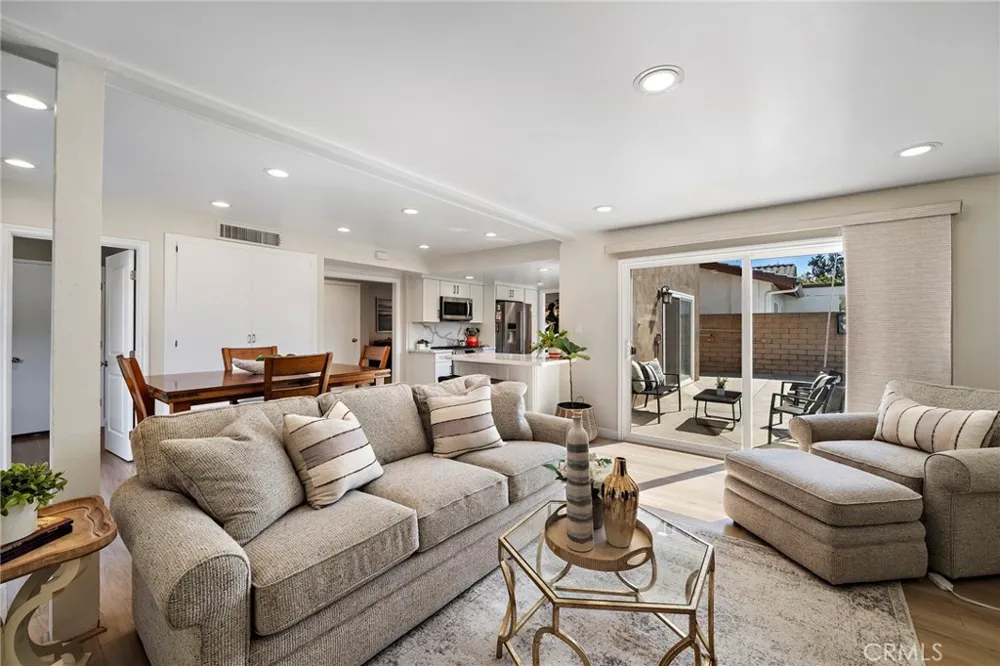 9972 Aster Circle Fountain Valley, CA 92708