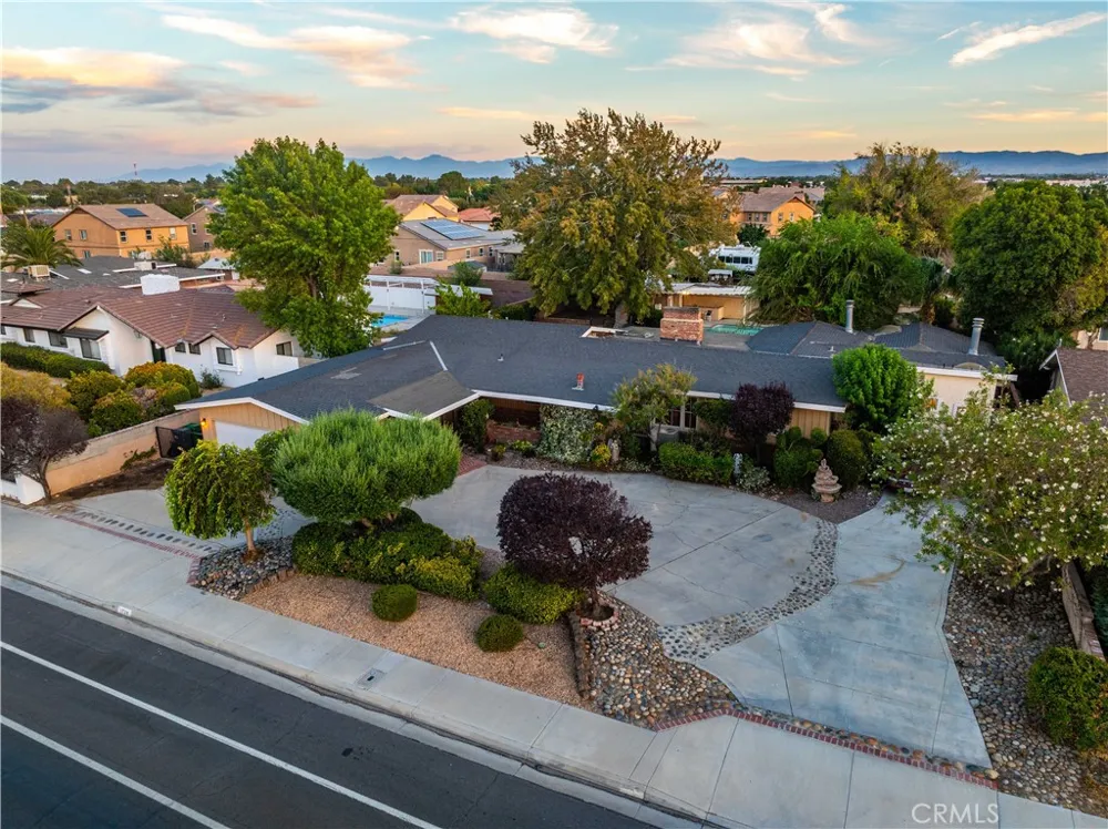 1734 W Lancaster Boulevard Lancaster, CA 93534