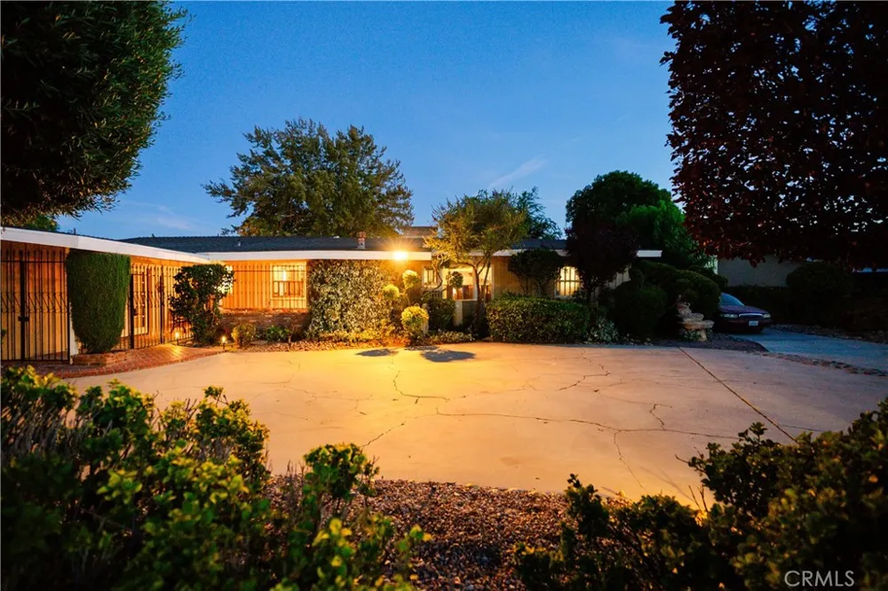 1734 W Lancaster Boulevard Lancaster, CA 93534