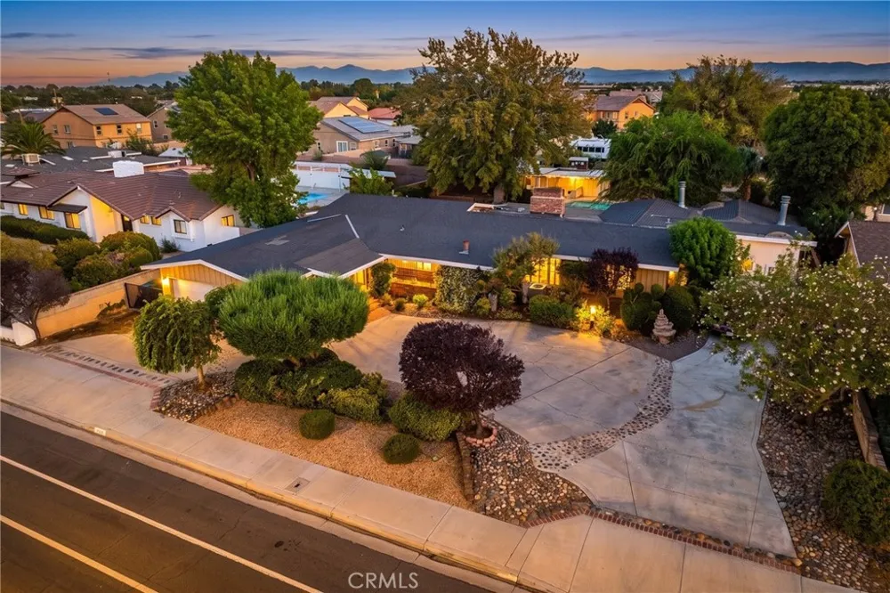 1734 W Lancaster Boulevard Lancaster, CA 93534