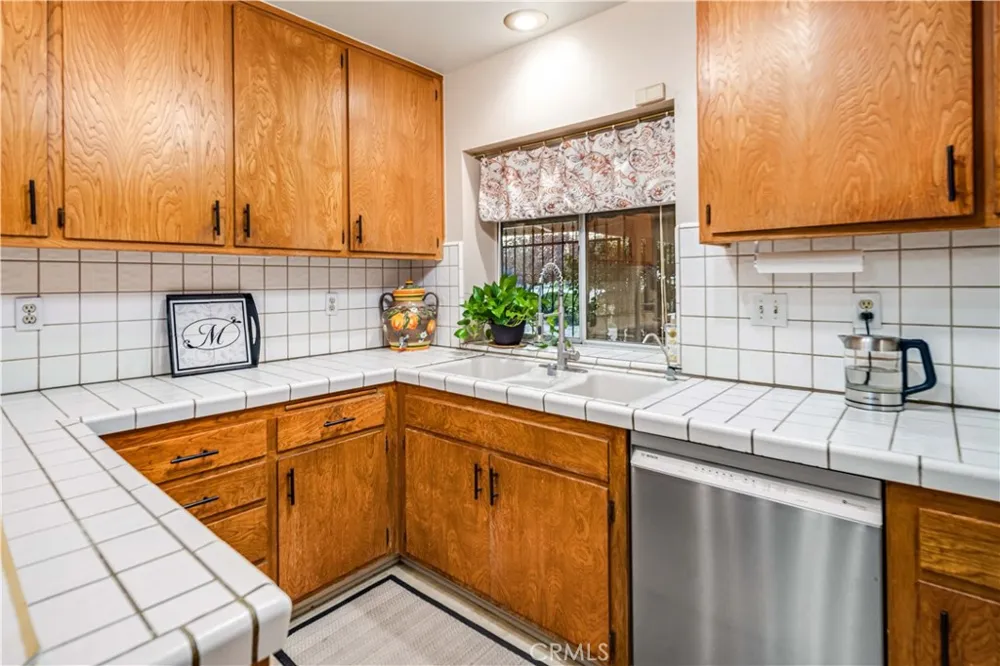 1734 W Lancaster Boulevard Lancaster, CA 93534