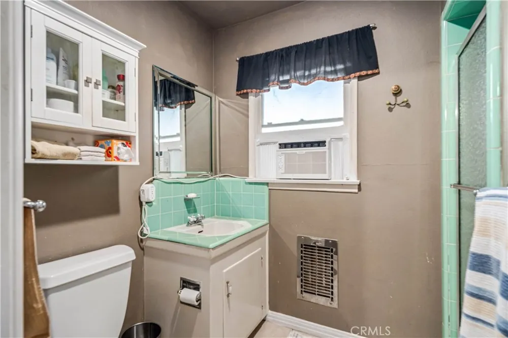 1734 W Lancaster Boulevard Lancaster, CA 93534