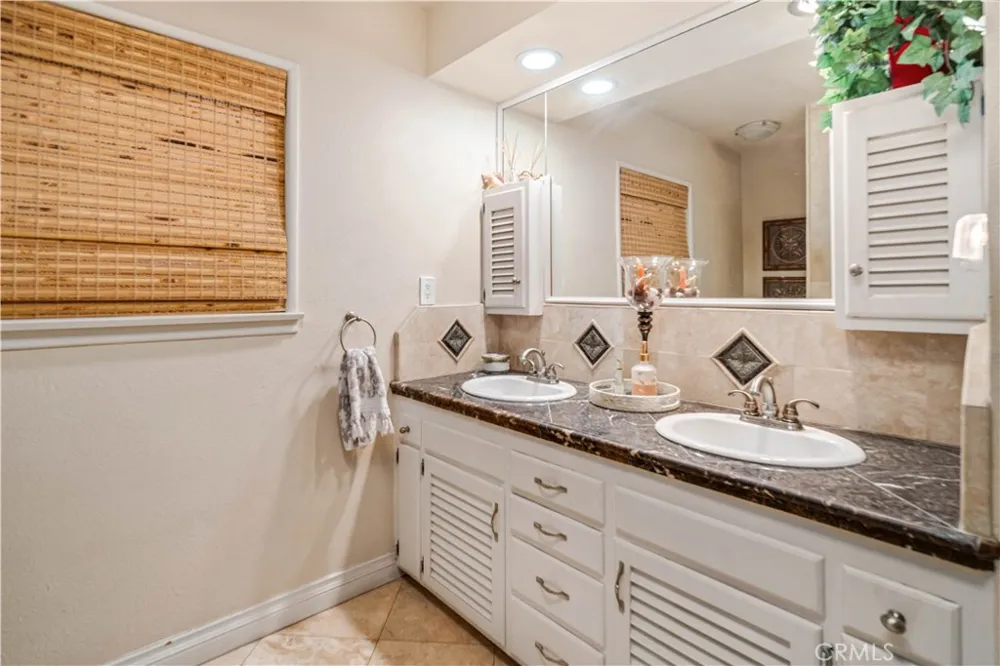 1734 W Lancaster Boulevard Lancaster, CA 93534
