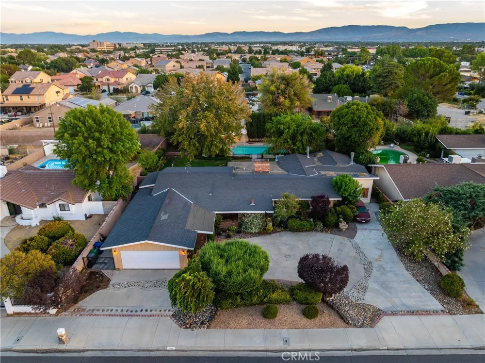 1734 W Lancaster Boulevard Lancaster, CA 93534