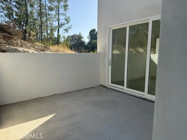 4724 El Caballero Drive Tarzana, CA 91356